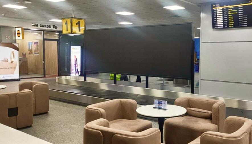 塔什干機場廣告